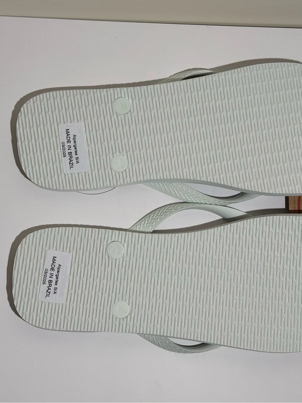 Havaianas Flip Flops Size 11/12M 9/10W